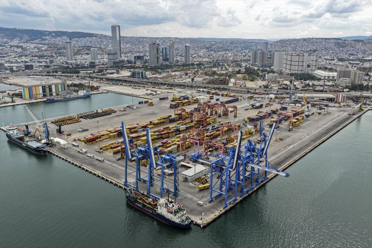 İzmir Limanı'na 1,5 milyar dolarlık yatırım: Dip taraması 2027'de başlıyor!
