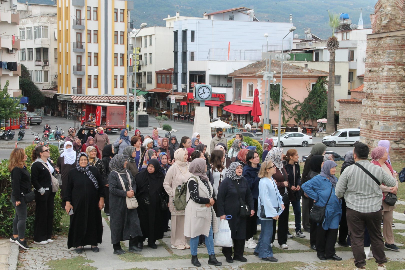 Manisalı Kadınlar Efes Selçuk’un Tarihi Ve Kültürel Mirasını Keşfetti
