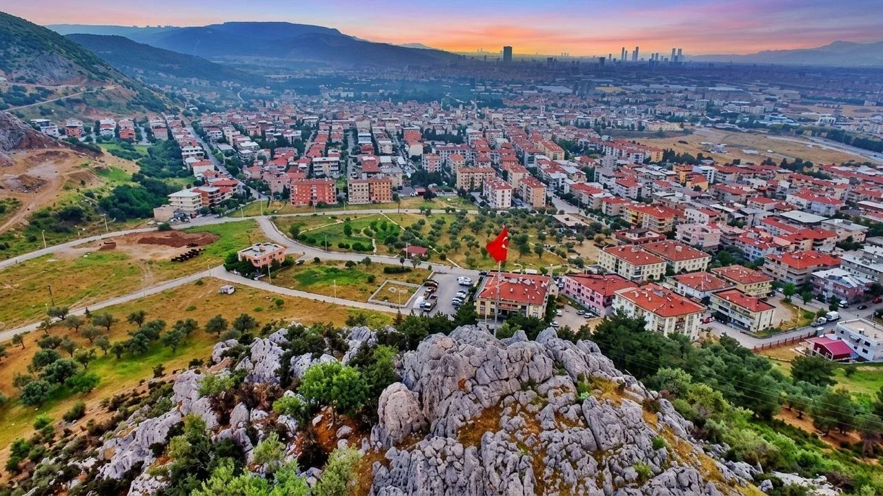 İzmir'e '9 Eylül' ilçesi önerisi: TBMM’ye kanun teklifi sunuldu