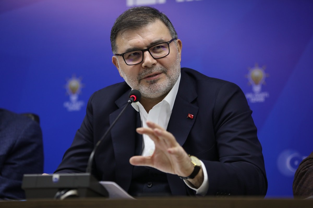 AK Partili Saygılı'dan Özgür Özel'e yanıt: Tugay’dan hesap sormak senin haddine değil