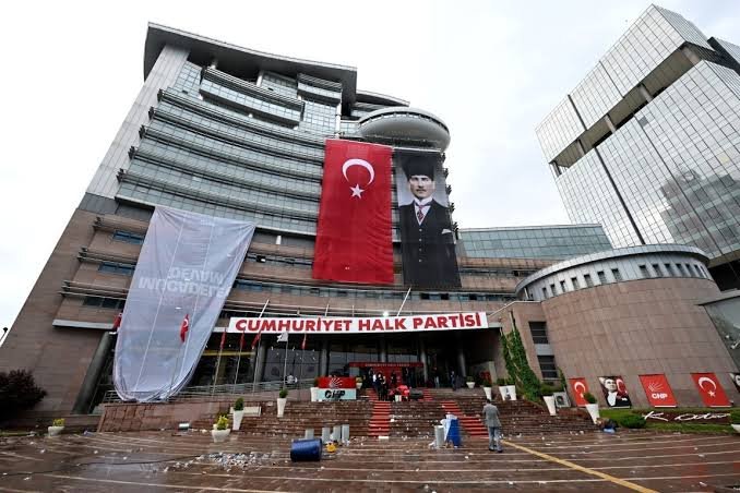 CHP'de ihraç kararları: İzmir'den 3 isim yer aldı