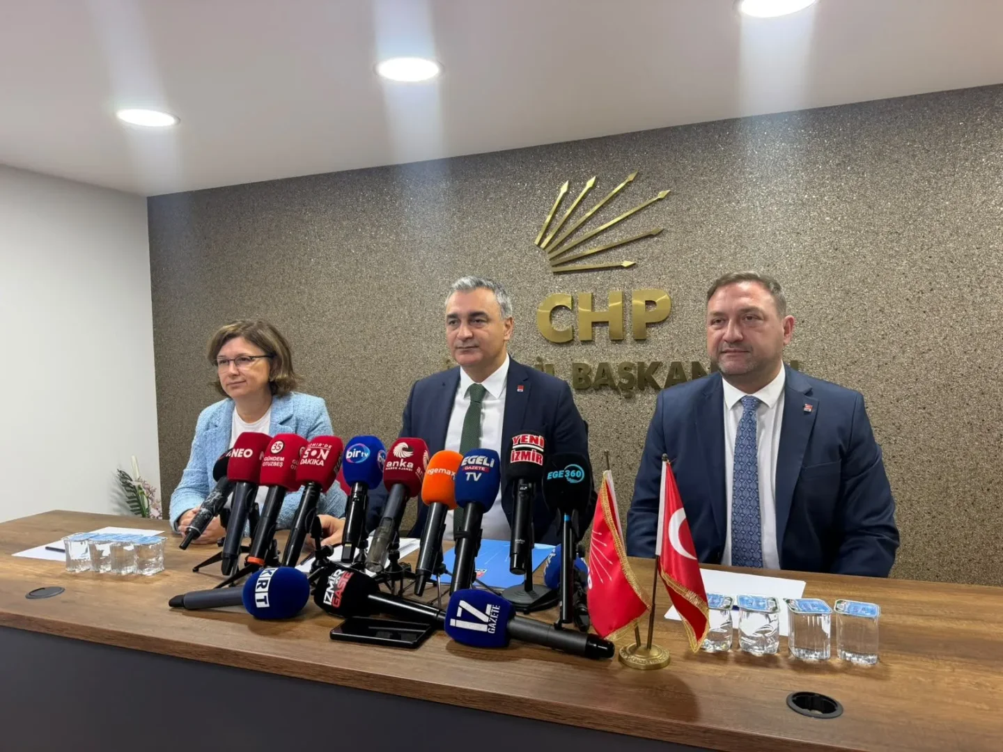 CHP'li Sarı'dan İzmir'de açıklamalar: Tarihe Cemil Tugay vakası olarak geçecek