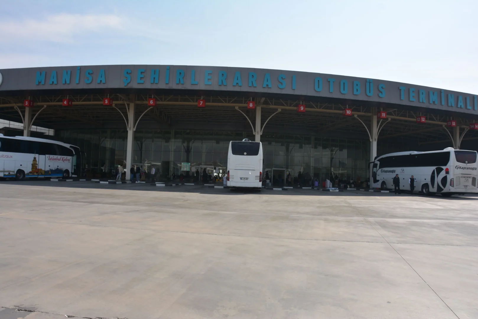 Manisa Terminali'nde tahliye krizi: Giriş çıkışlar kapatıldı!