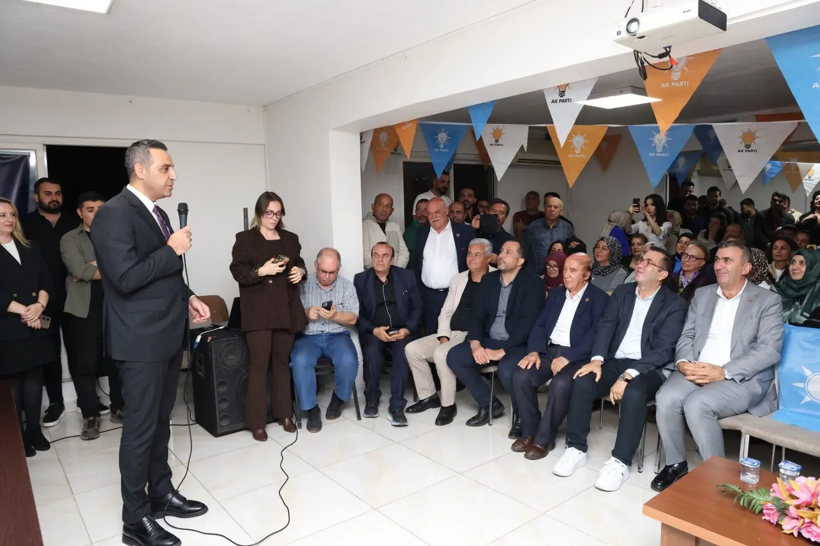 Başkan Yıldız AK Parti toplantısında: Önce hizmet diyerek heyecanımızı ortaklaştırdık
