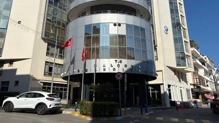 Balçova Belediyesi'nde iş bırakma kararı: 'Toplu sözleşme imzalansın'