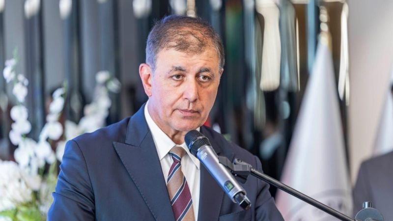 Başkan Tugay parti içi temaslarını sürdürüyor: AK Partili meclis üyeleriyle buluşacak