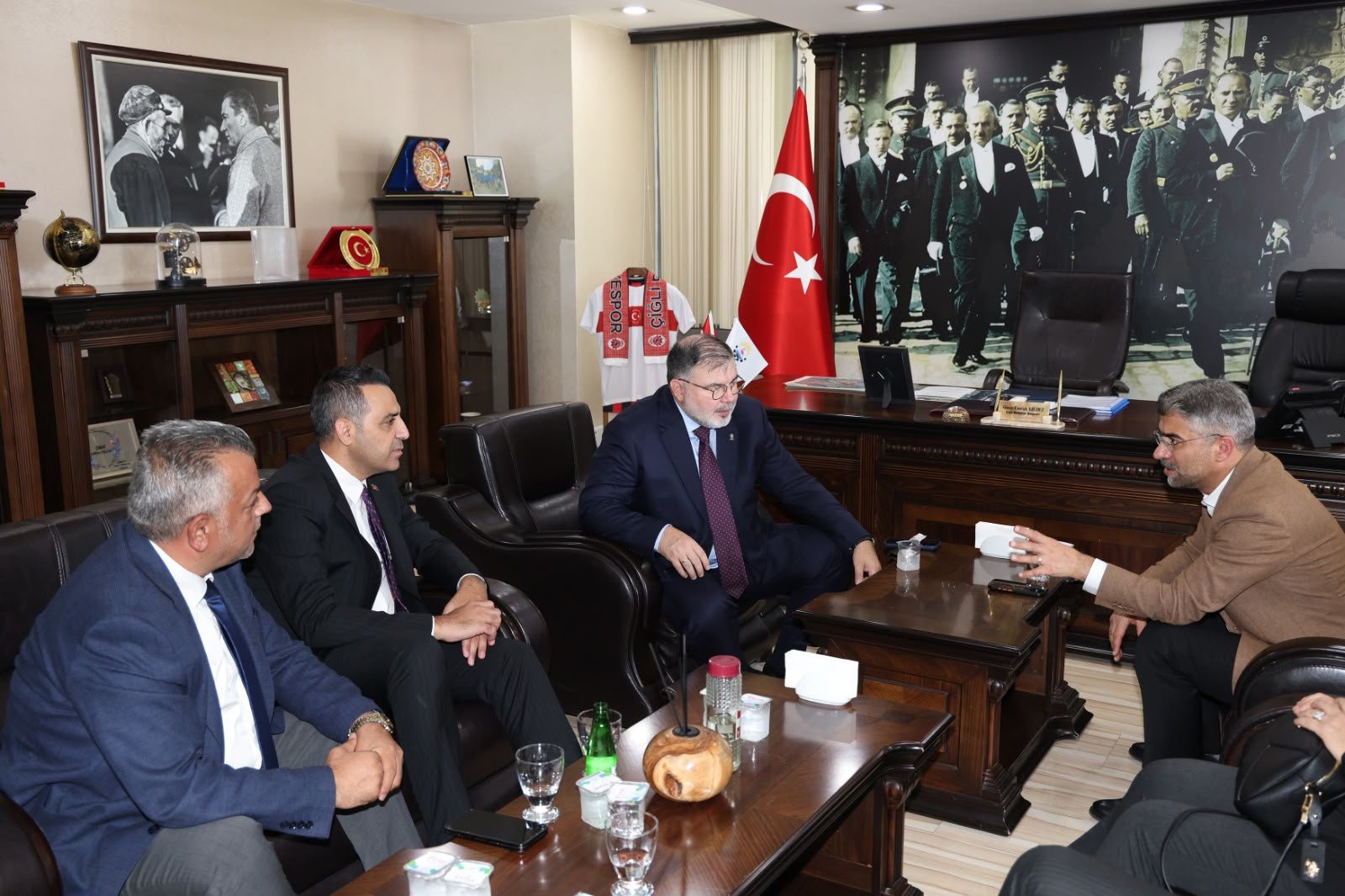 Başkan Yıldız'dan Atatürk portresi haberlerine tepki: Kabul etmem mümkün değil
