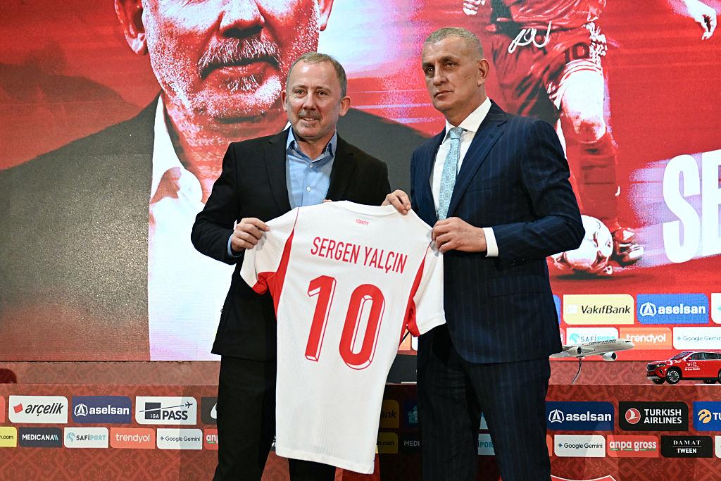 Tamam, Sen Atatürk Değilsin Ama...
